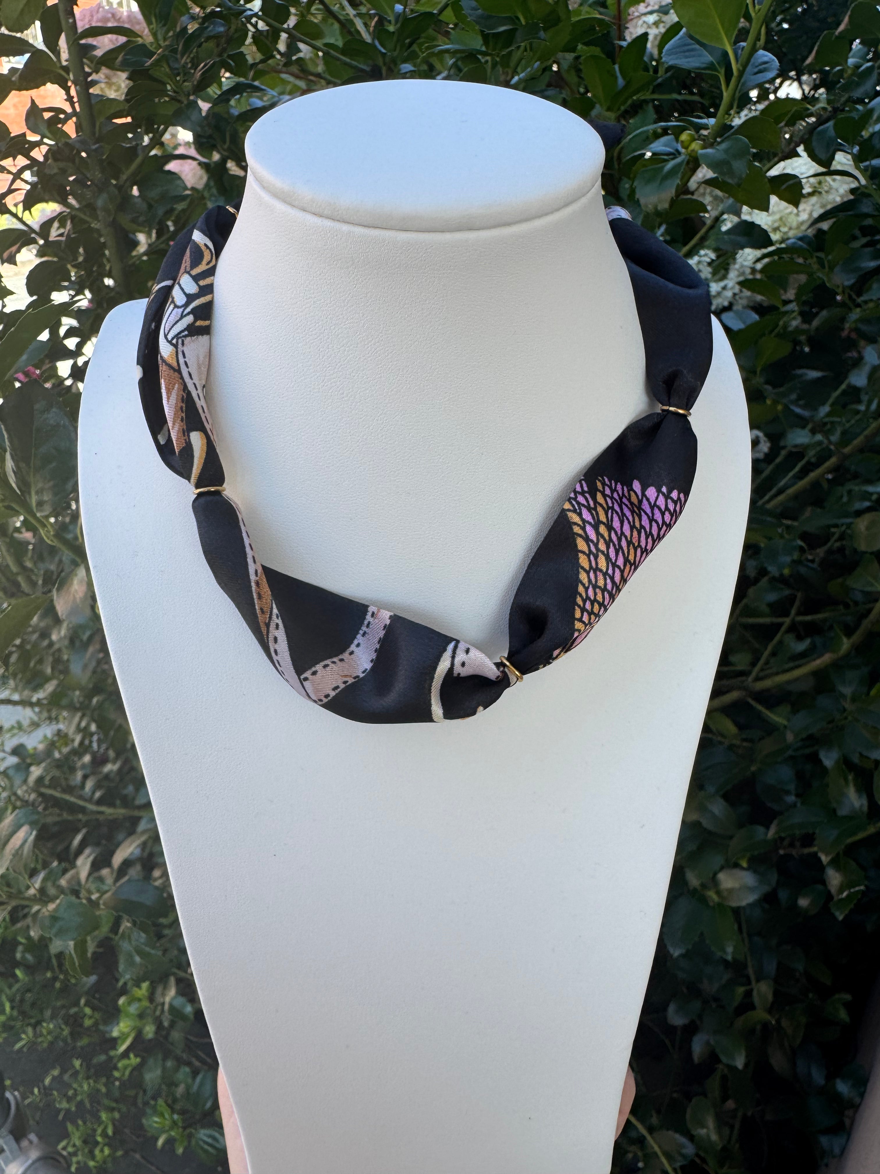 Black & Light Purple Bubble Scarf Necklace